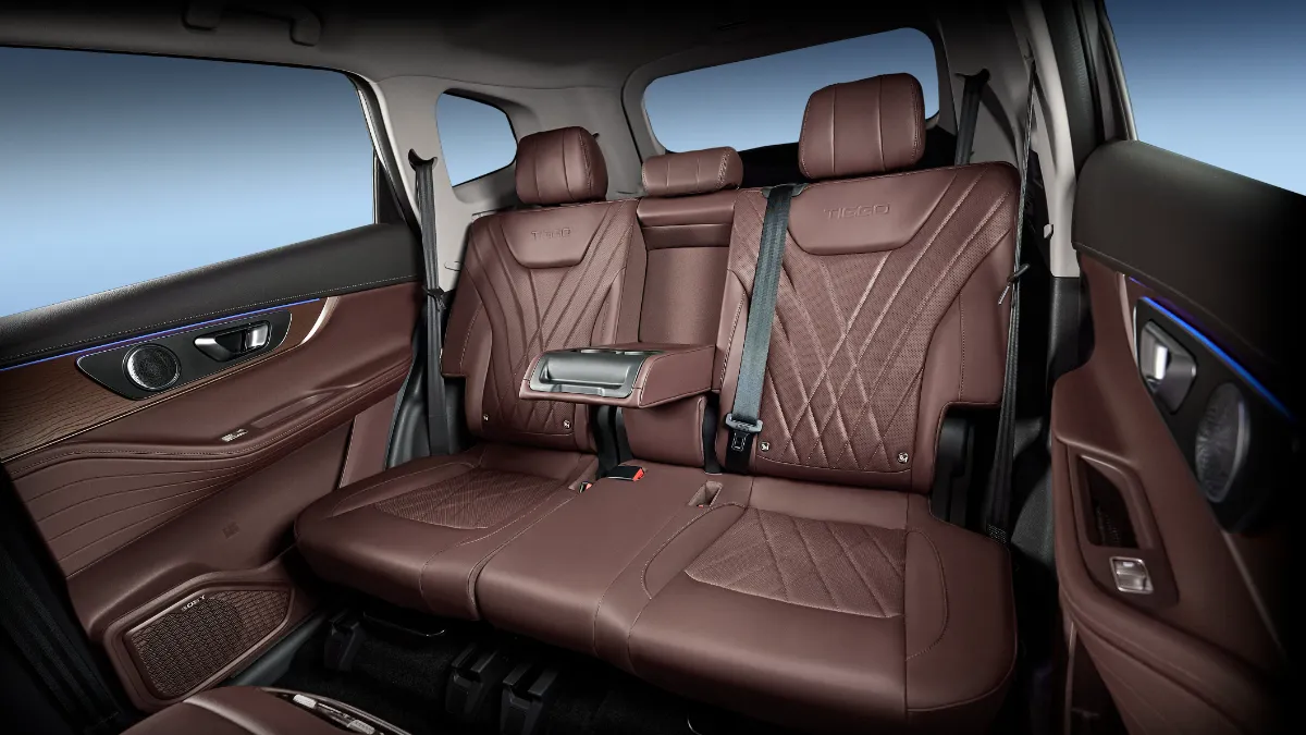 sophisticated 5+2 seater